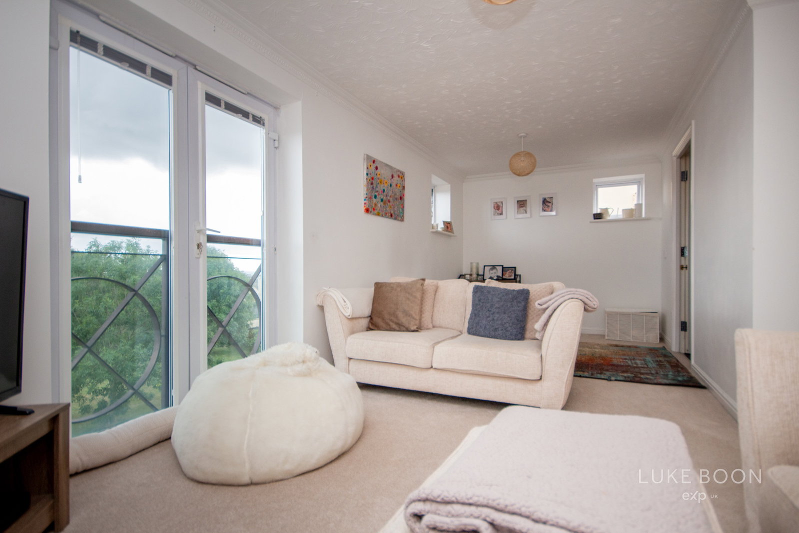 Apartment for sale in Plymouth, Aberdeen Avenue, Manadon Park, Plymouth, PL5 3UW, 598 m²