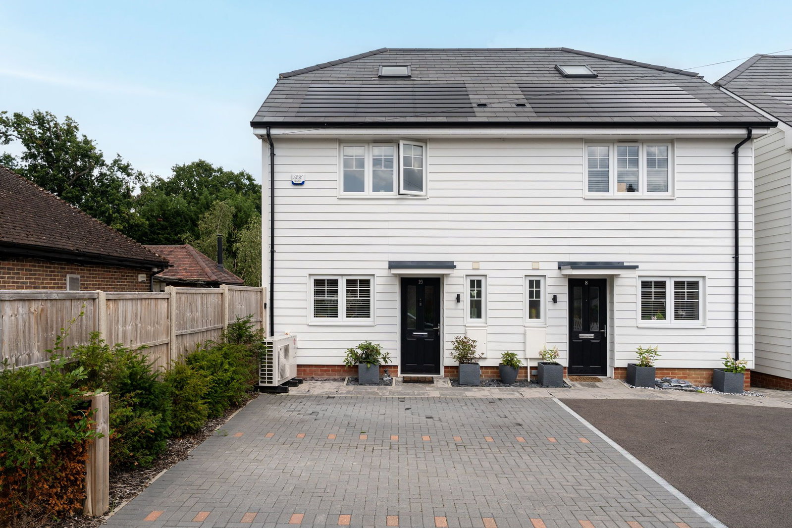 Semi Detached House in Horley