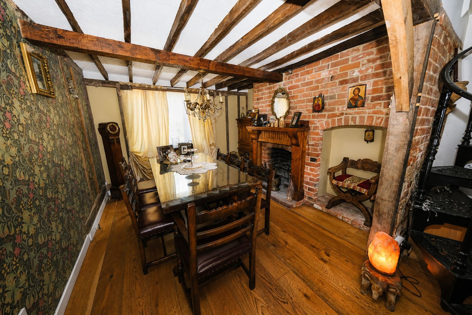 Semi Detached House for sale in Witham, Kelvedon Road, Wickham Bishops, Witham, CM8 3NA, 1378 m²
