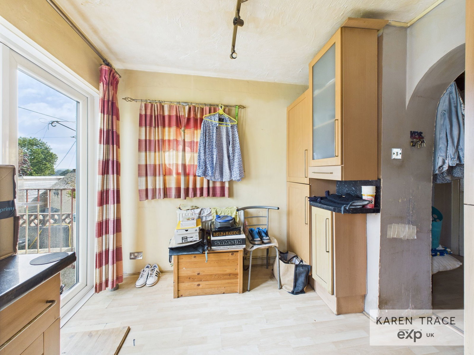 Semi Detached House in Par