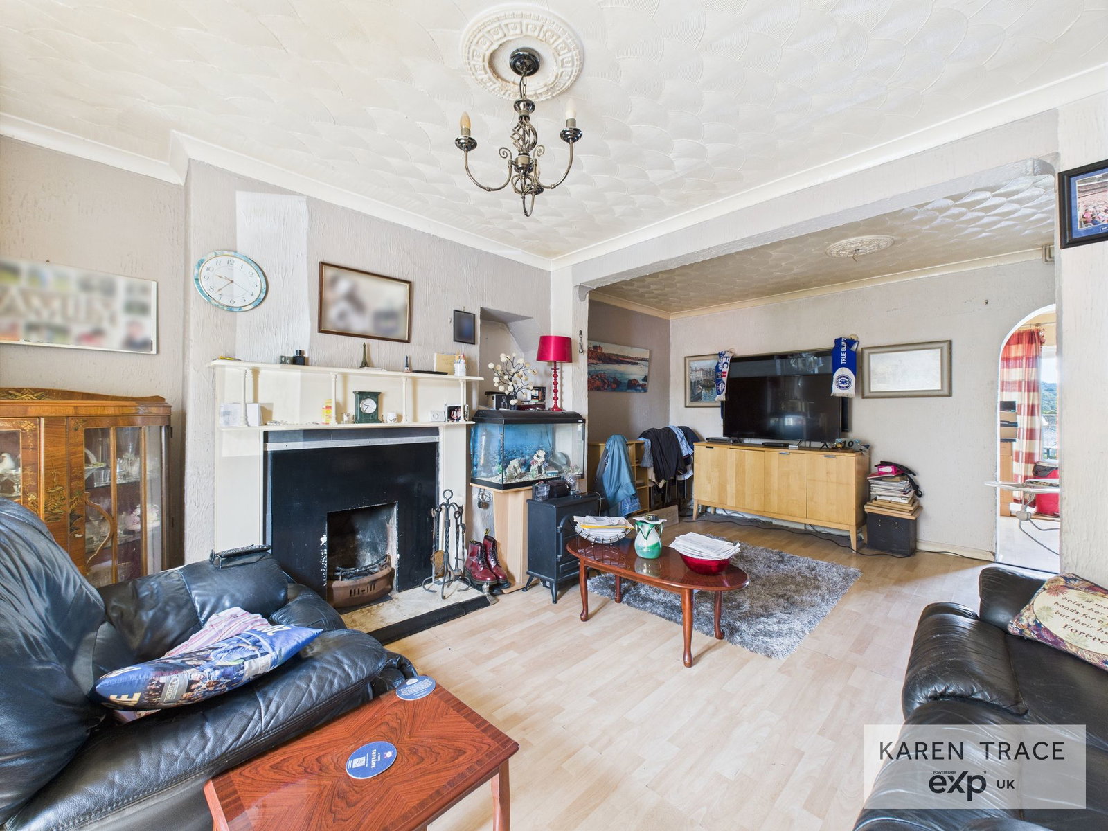 Semi Detached House in Par