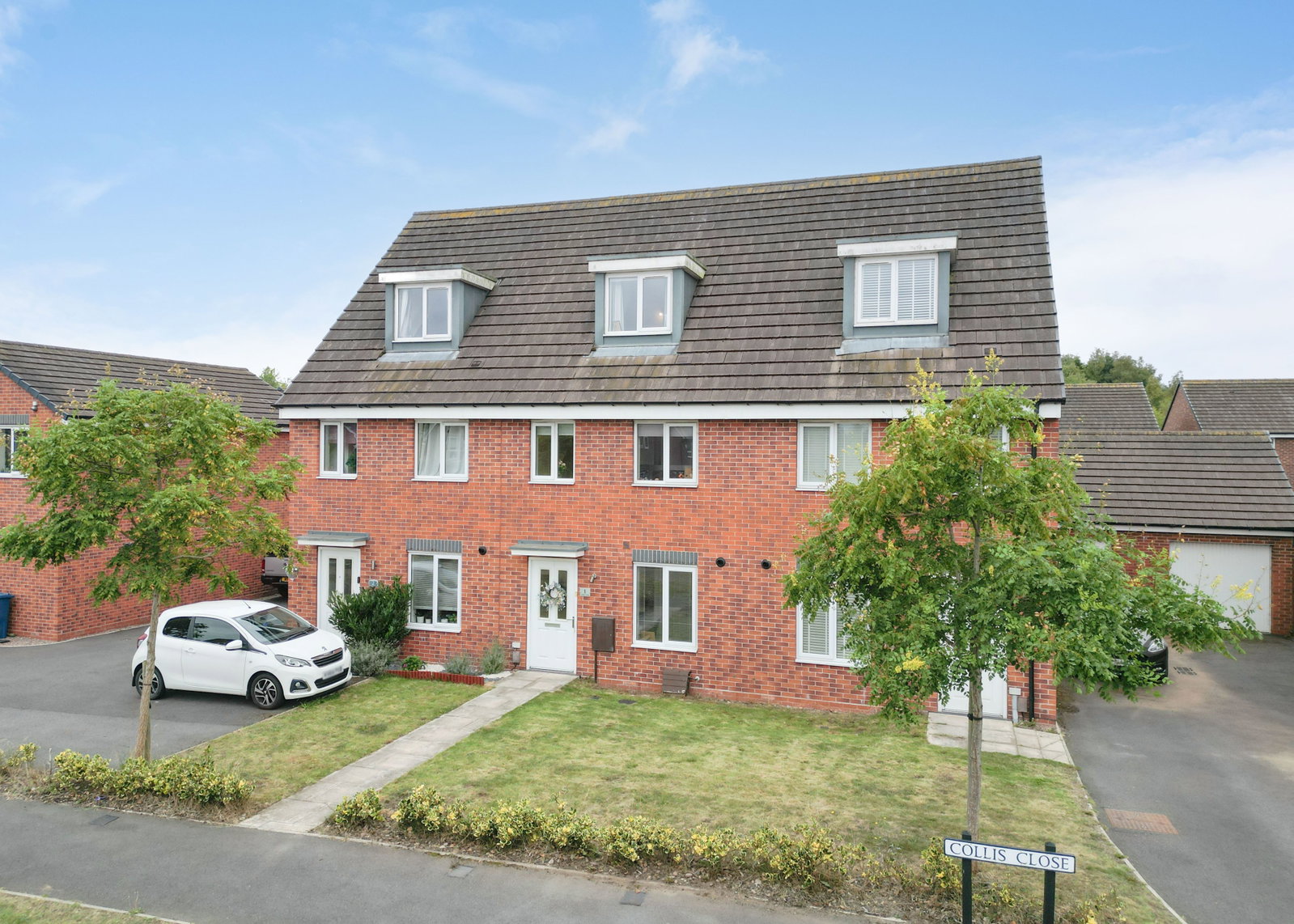 Town House in Burntwood