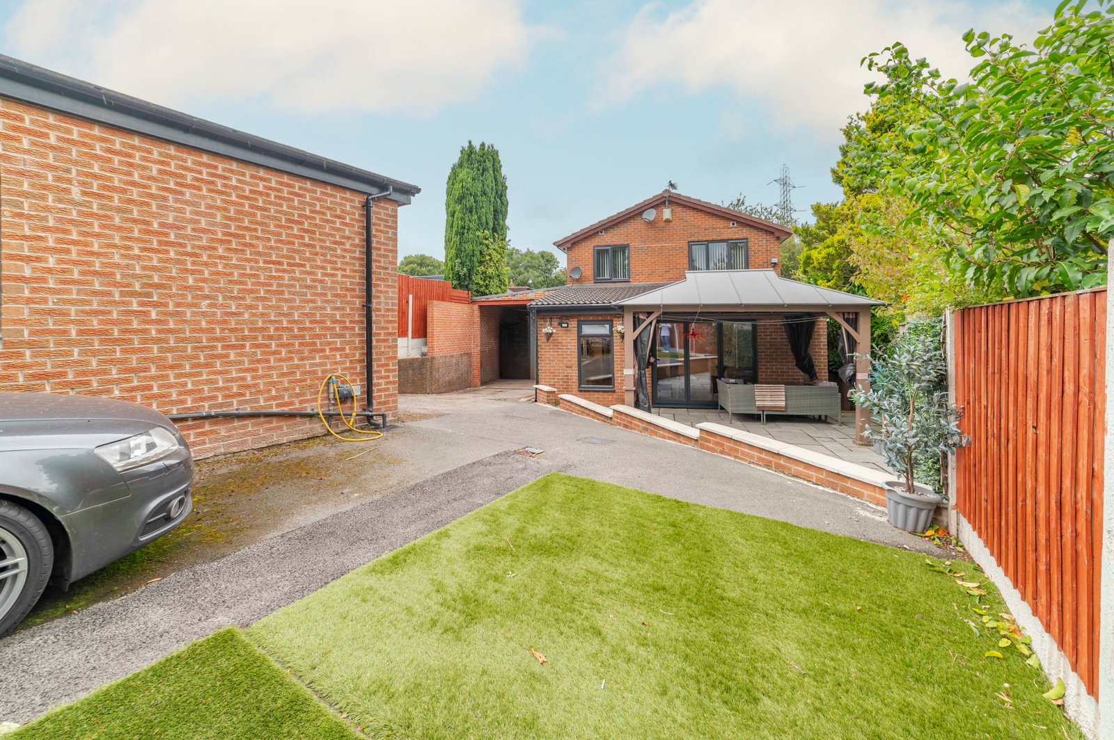 Detached House for sale in Ashton-under-lyne, Downing Street, Ashton-under-lyne, Greater Manchester, OL7 9LX, 1369 m²