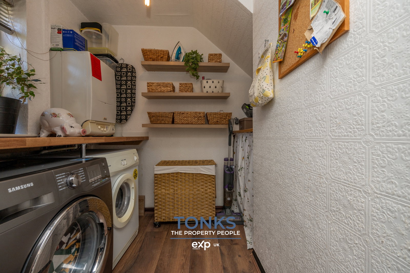 Semi Detached House in Oldbury