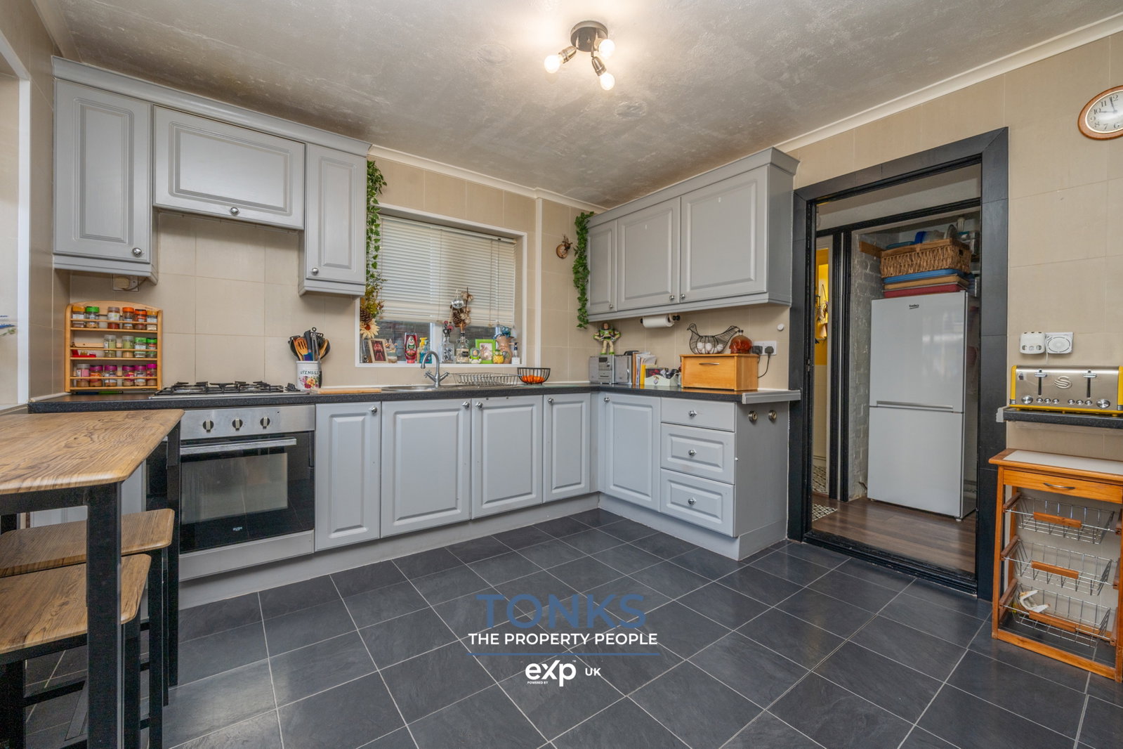Semi Detached House in Oldbury
