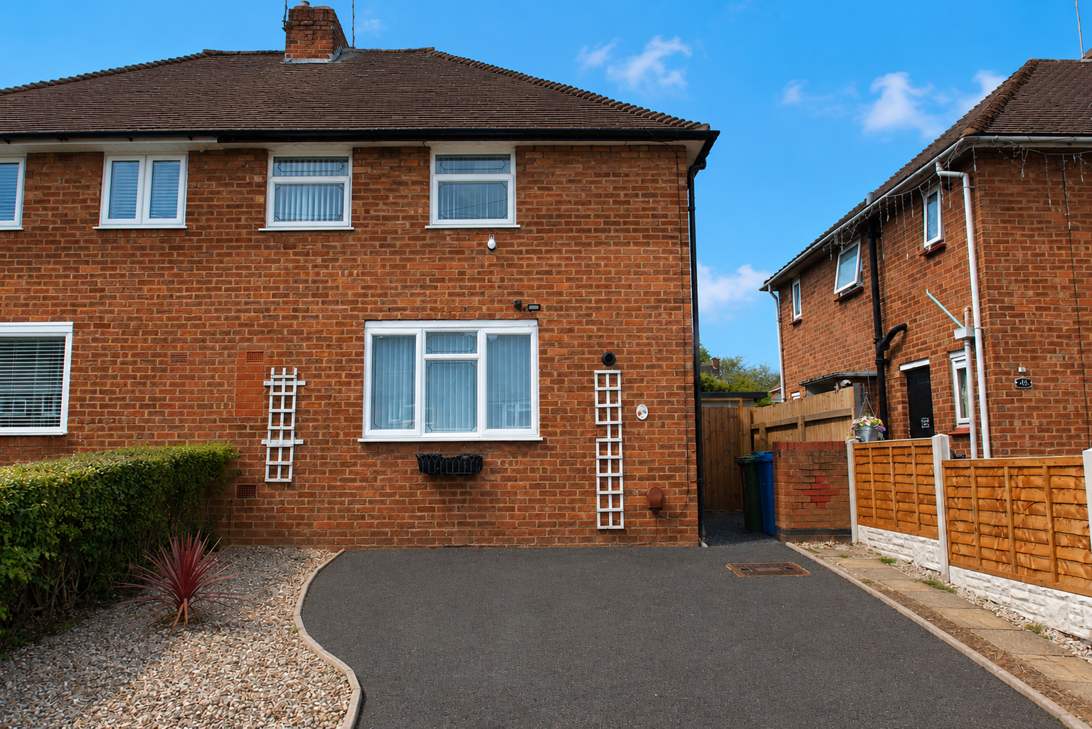 Semi Detached House for sale in Wolverhampton, Meadow Lane, Wombourne, Wolverhampton, WV5 9BU