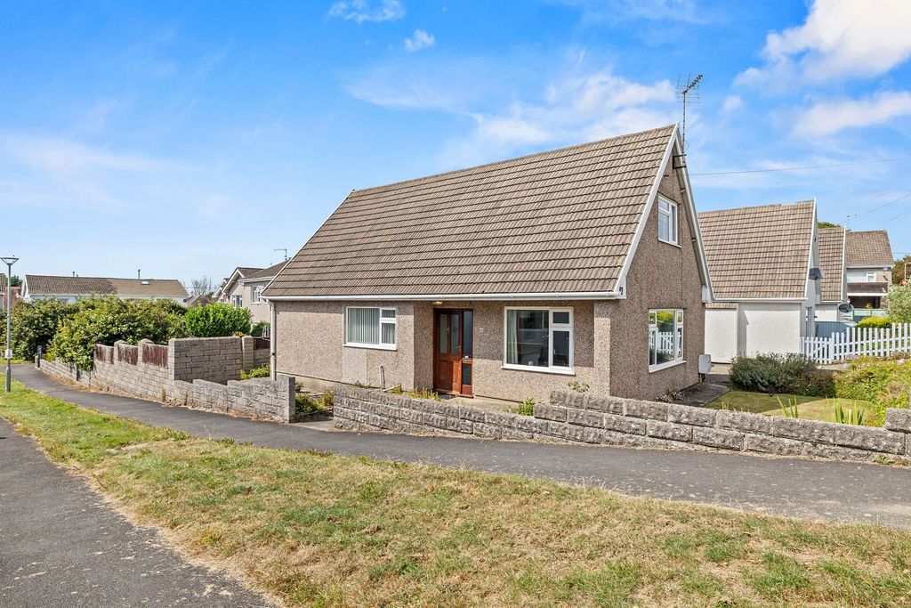 Detached House in Swansea