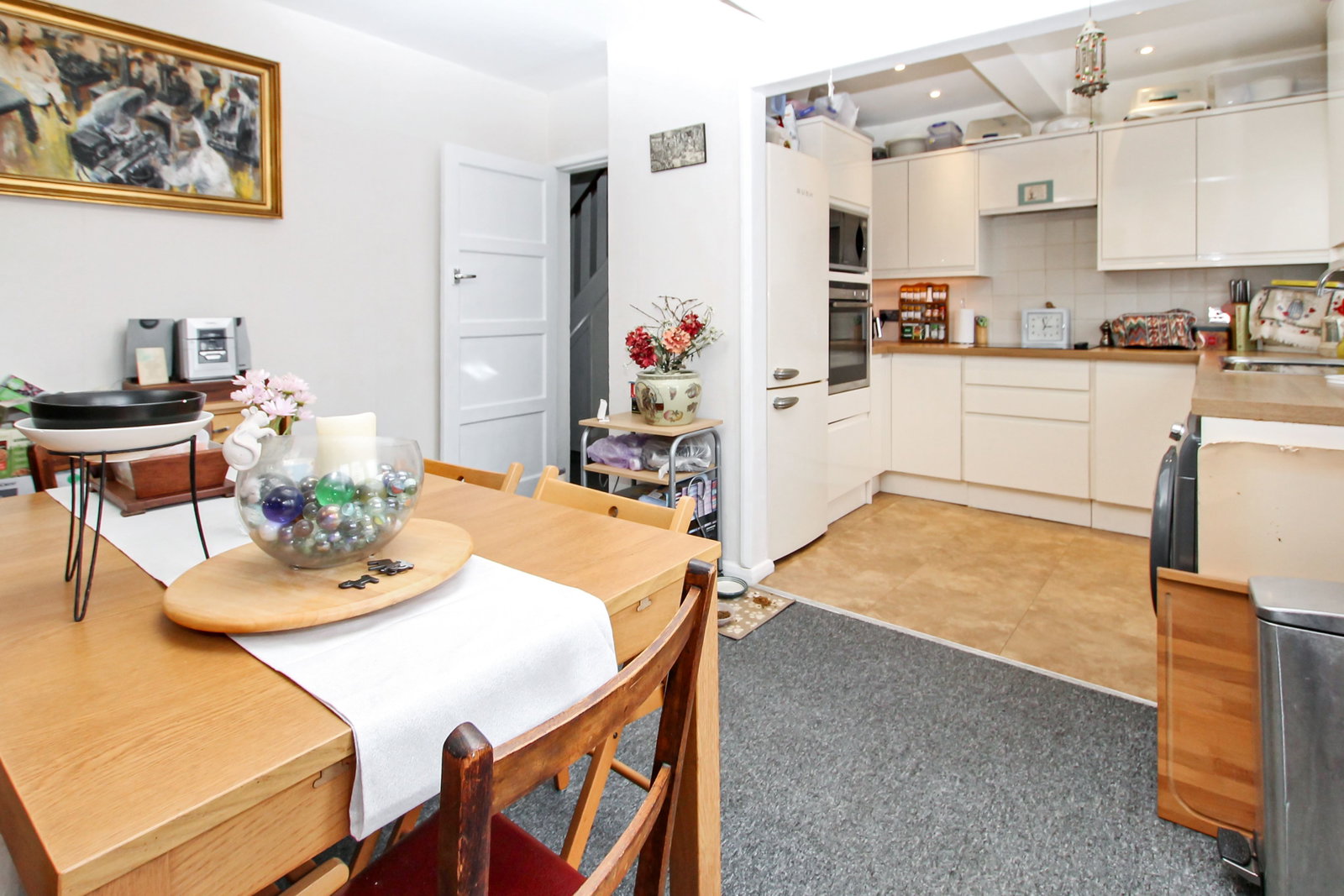 Semi Detached House in Havering