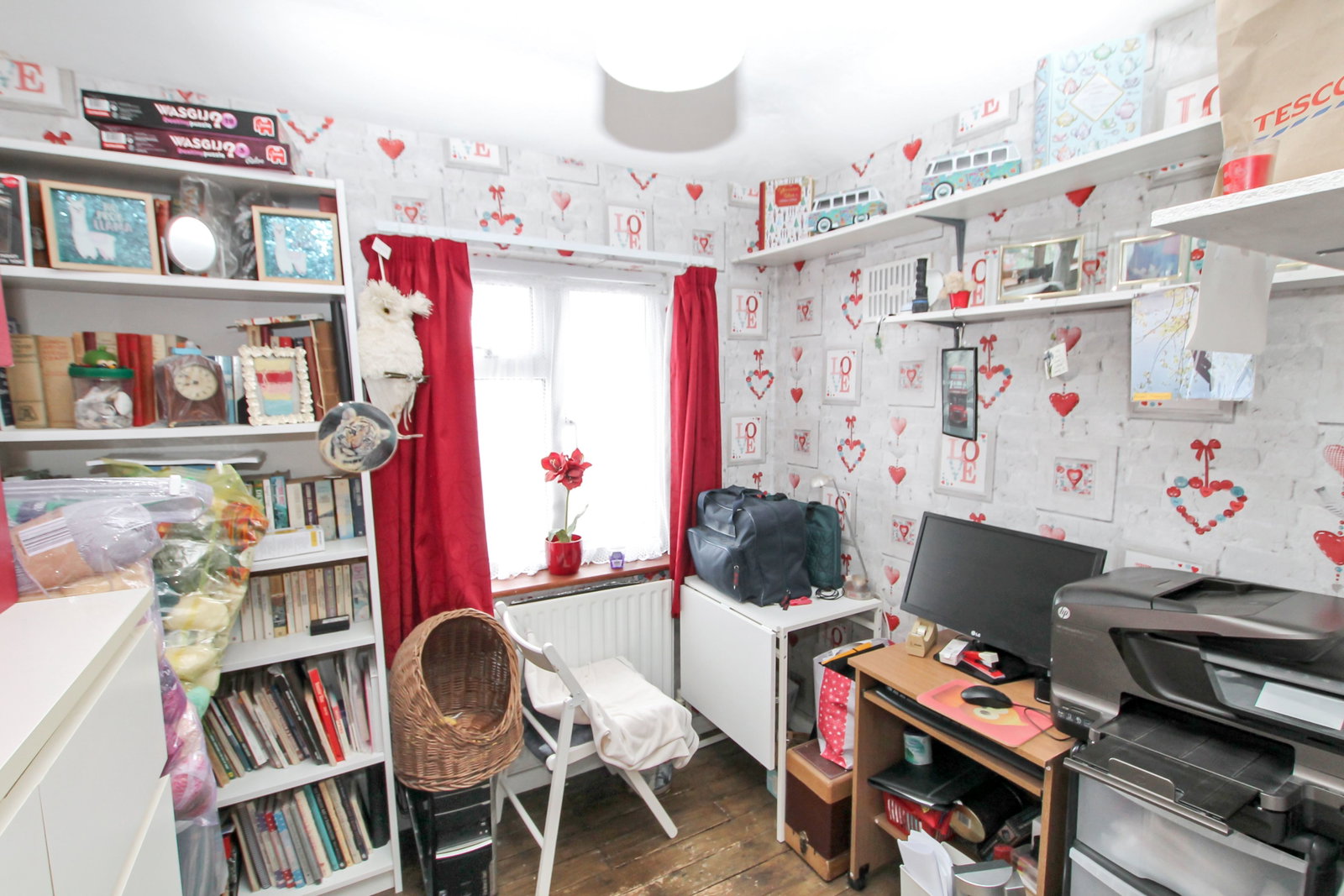 Semi Detached House in Havering