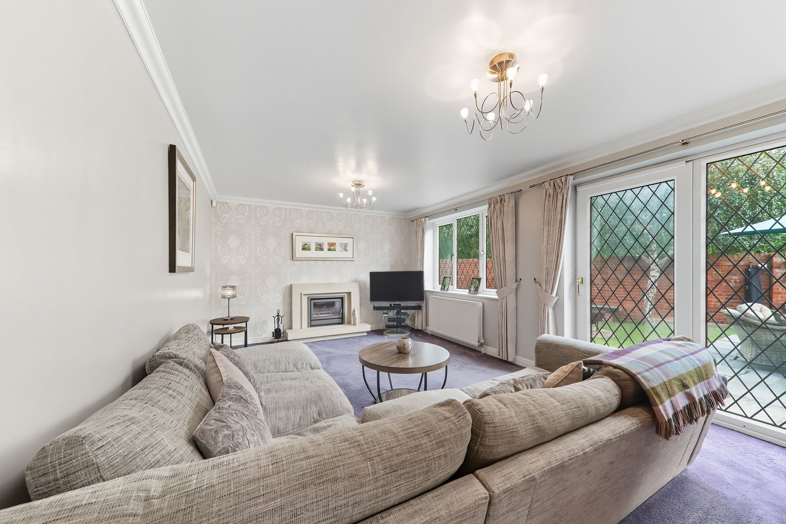 Detached House in Leeds 3