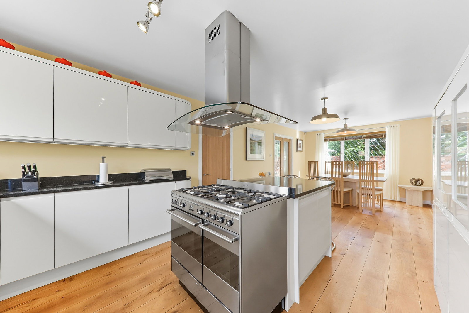 Detached House in Leeds