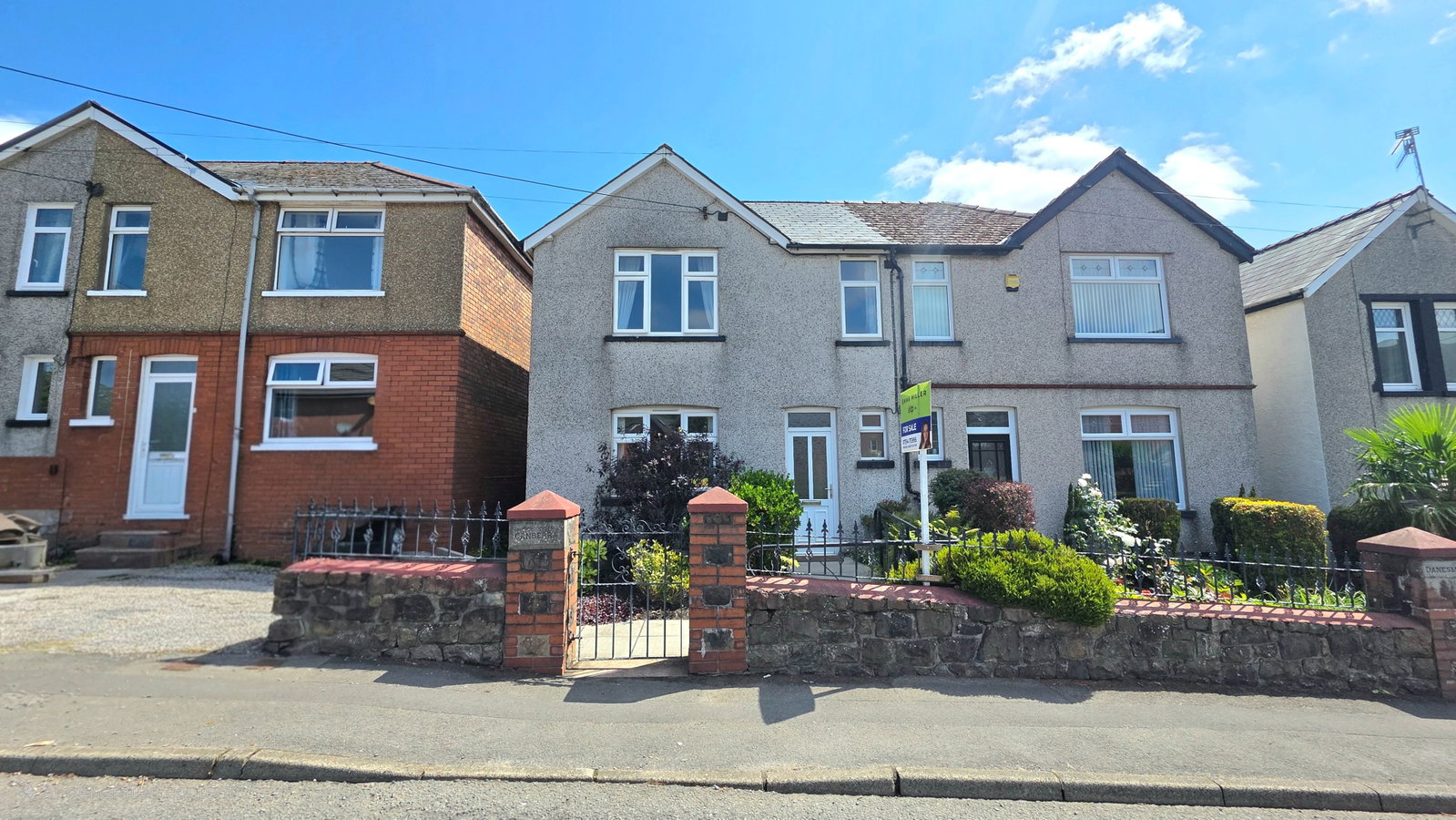 Semi Detached House in Talywain