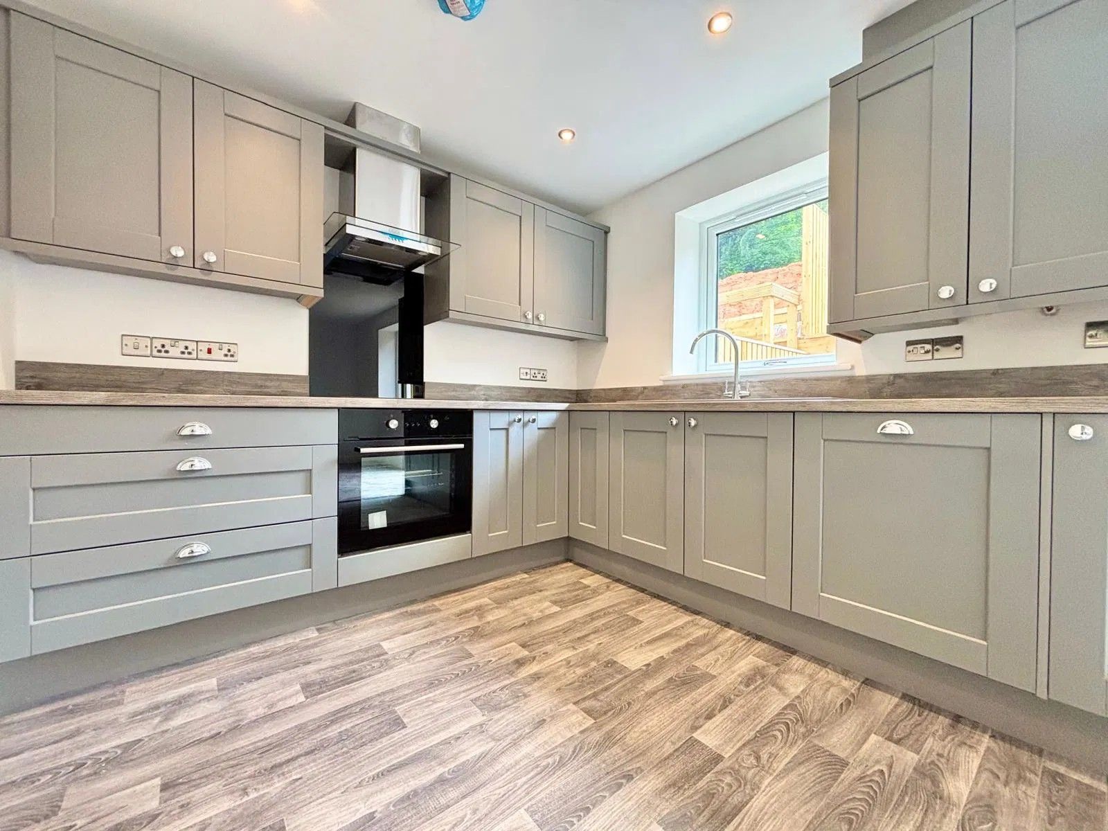 Semi Detached House in Brampton