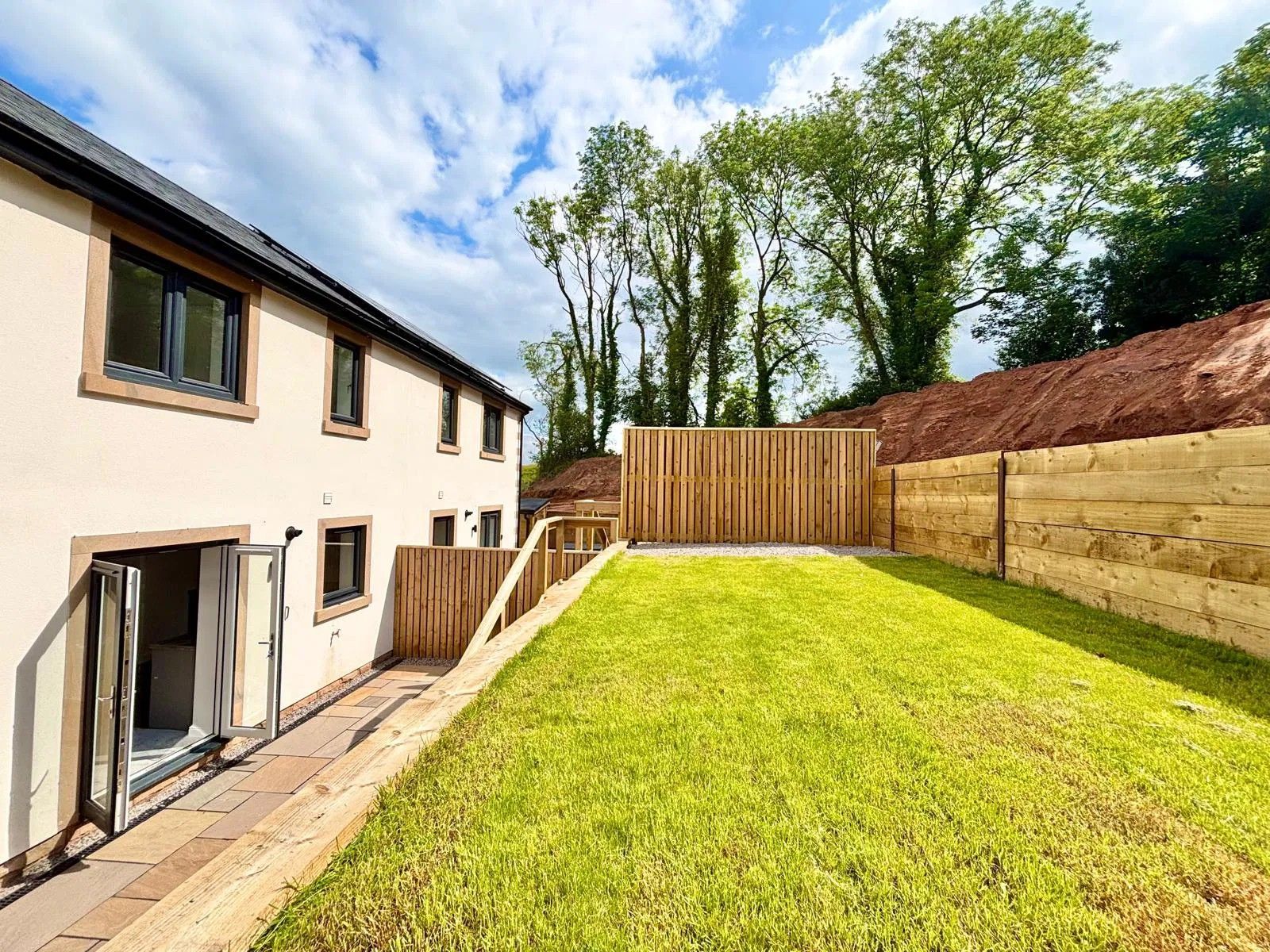 Semi Detached House in Brampton