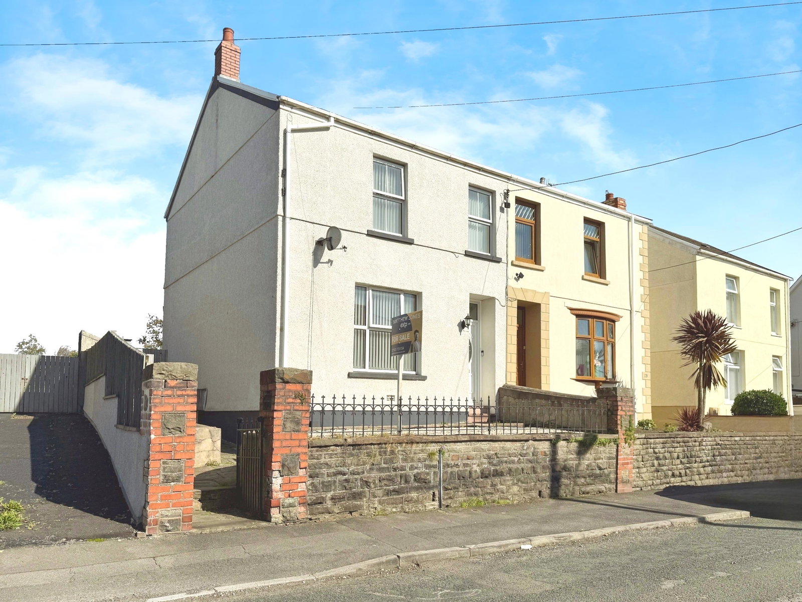 Semi Detached House for sale in Swansea, Pencaecrwn Road, Gorseinon, Swansea, SA4 4FU