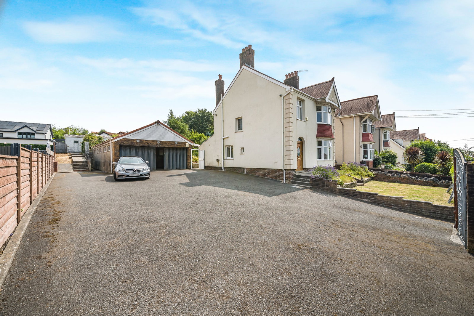 Detached House in Swansea