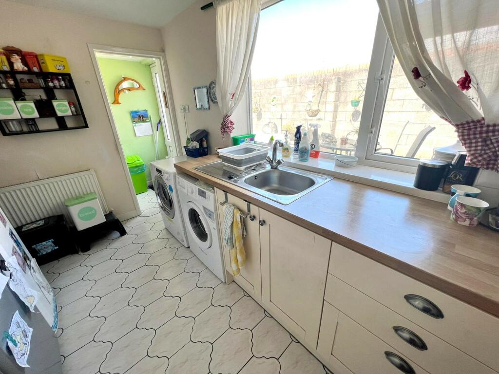 End Of Terrace House in Llanelli