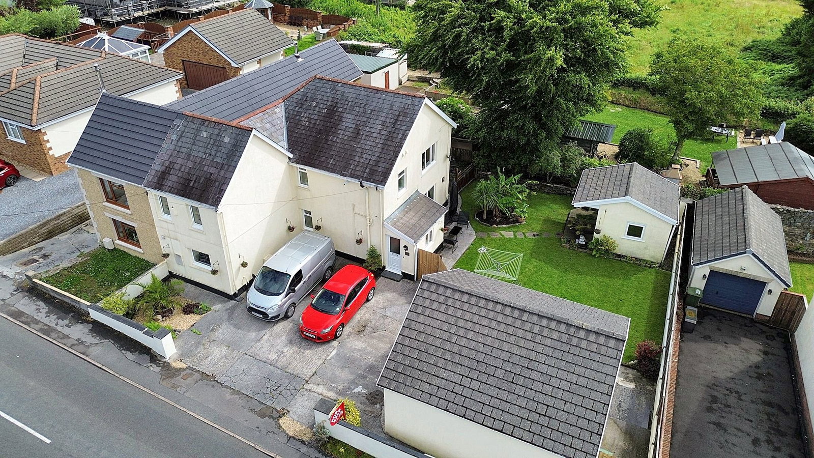 Semi Detached House in Llanelli
