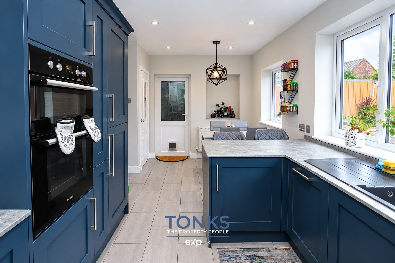 Semi Detached House for sale in Halesowen, Valley Road, Halesowen, B62 9RR