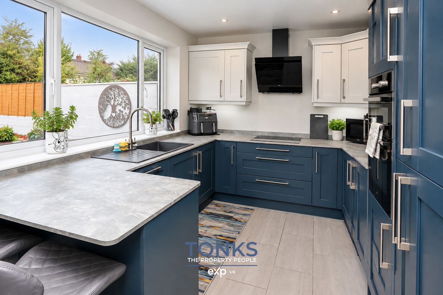 Semi Detached House for sale in Halesowen, Valley Road, Halesowen, B62 9RR