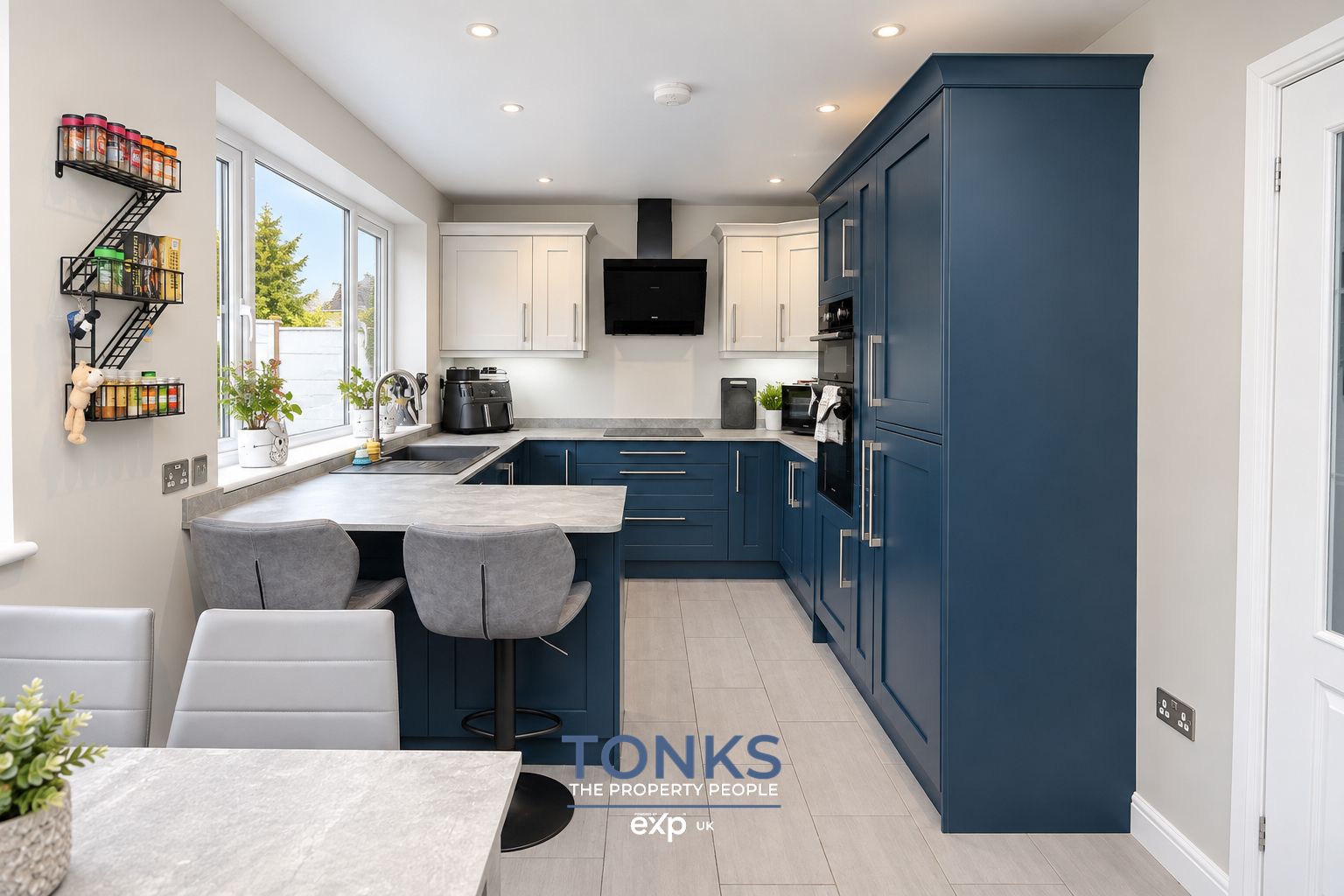 Semi Detached House for sale in Halesowen, Valley Road, Halesowen, B62 9RR
