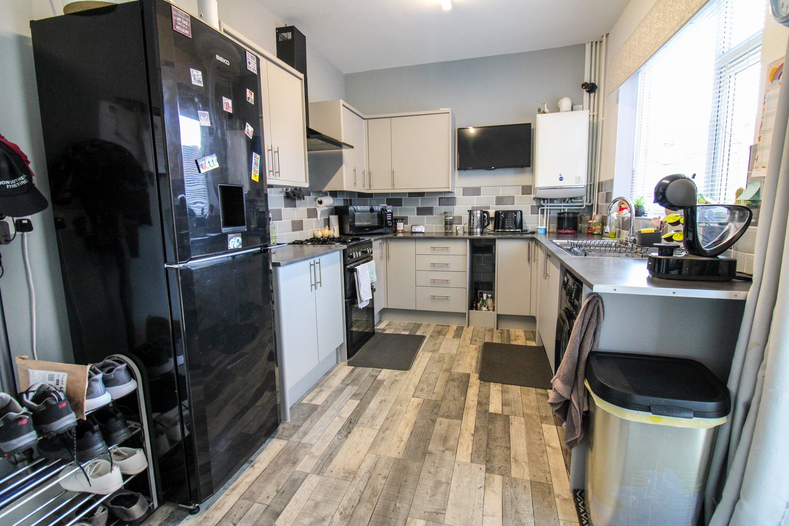 Semi Detached House for sale in Gainsborough, Edward Road, Gainsborough, DN21 2QP