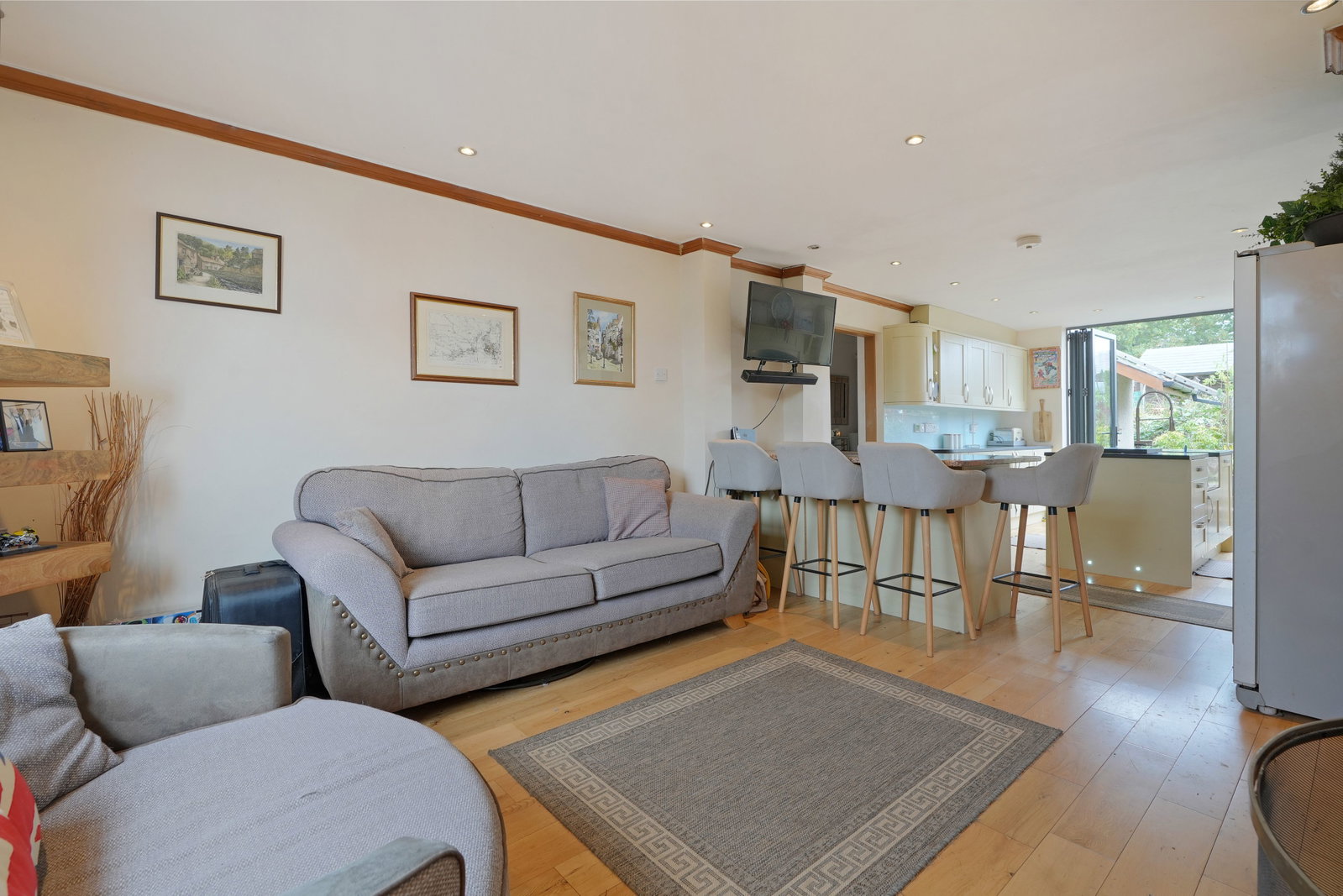 Semi Detached House in Marsh Lane