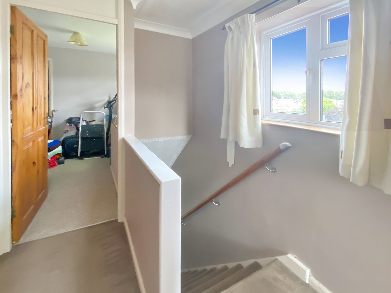 Semi Detached House in Ashford