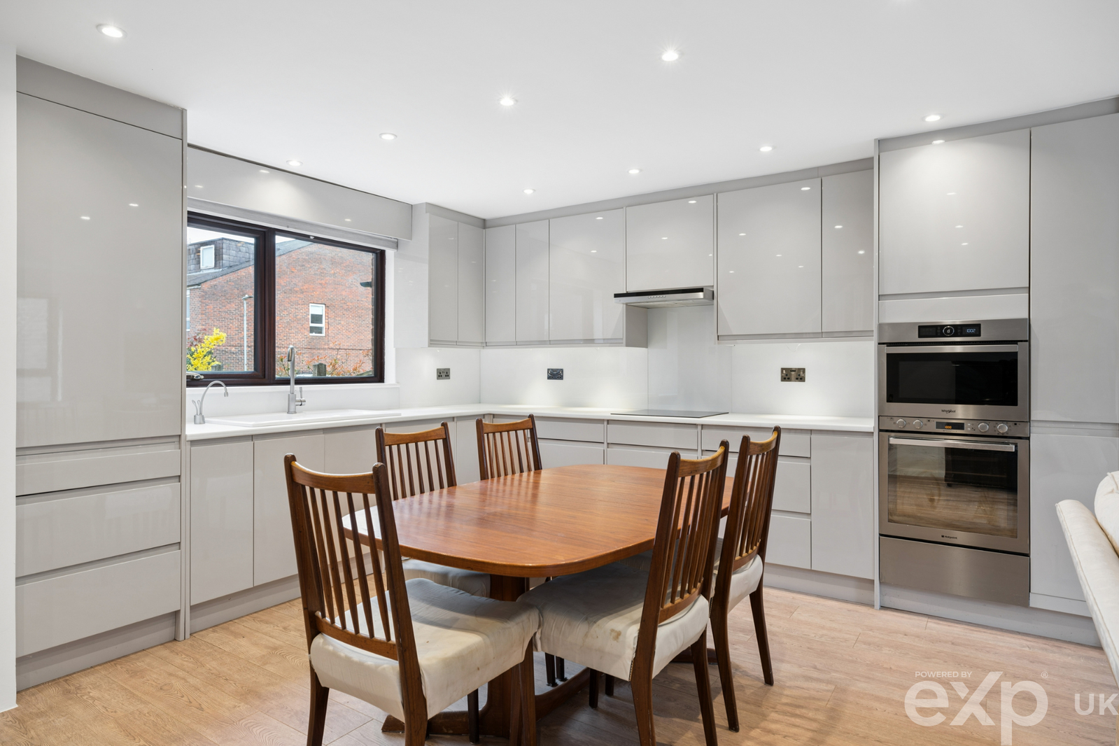 Terraced House in Borehamwood