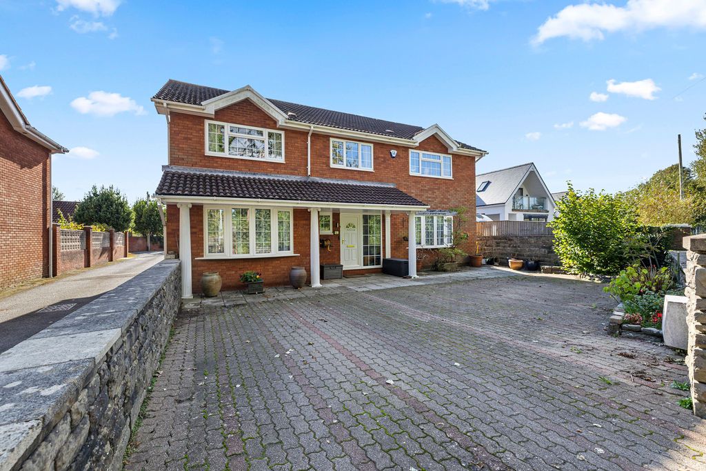 Detached House in Swansea