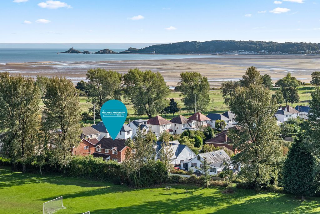 Detached House in Swansea
