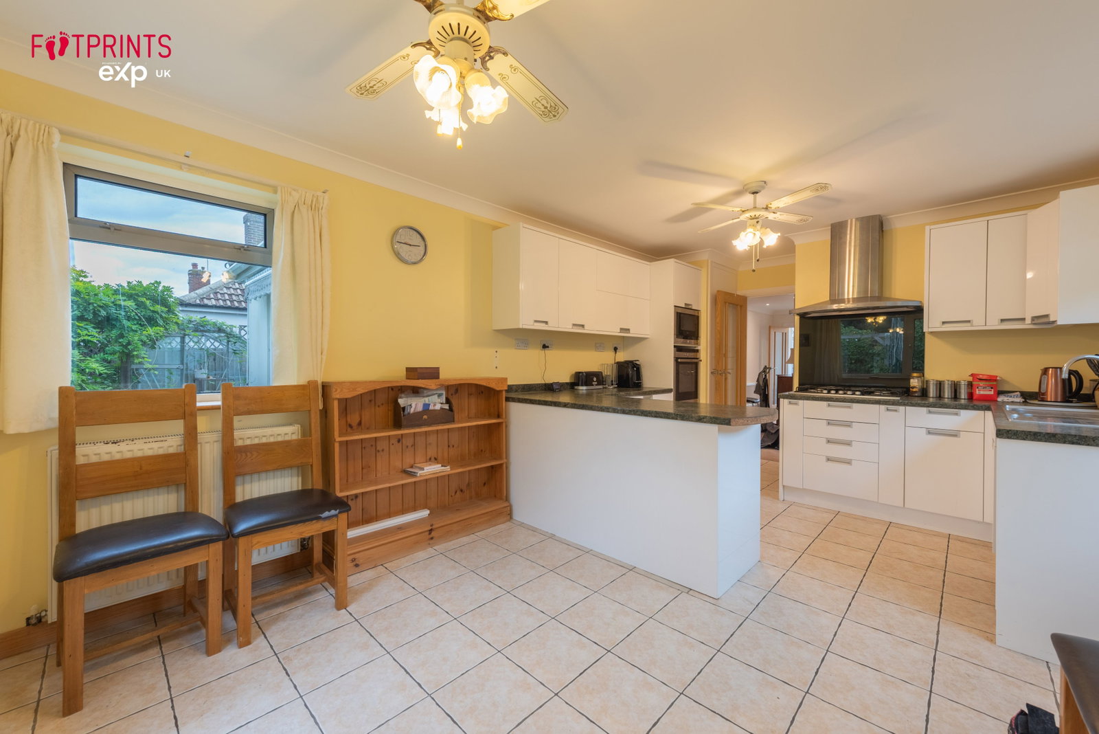 Bungalow for sale in Margate, St. Michaels Avenue, Margate, CT9 3UH, 1138 m²