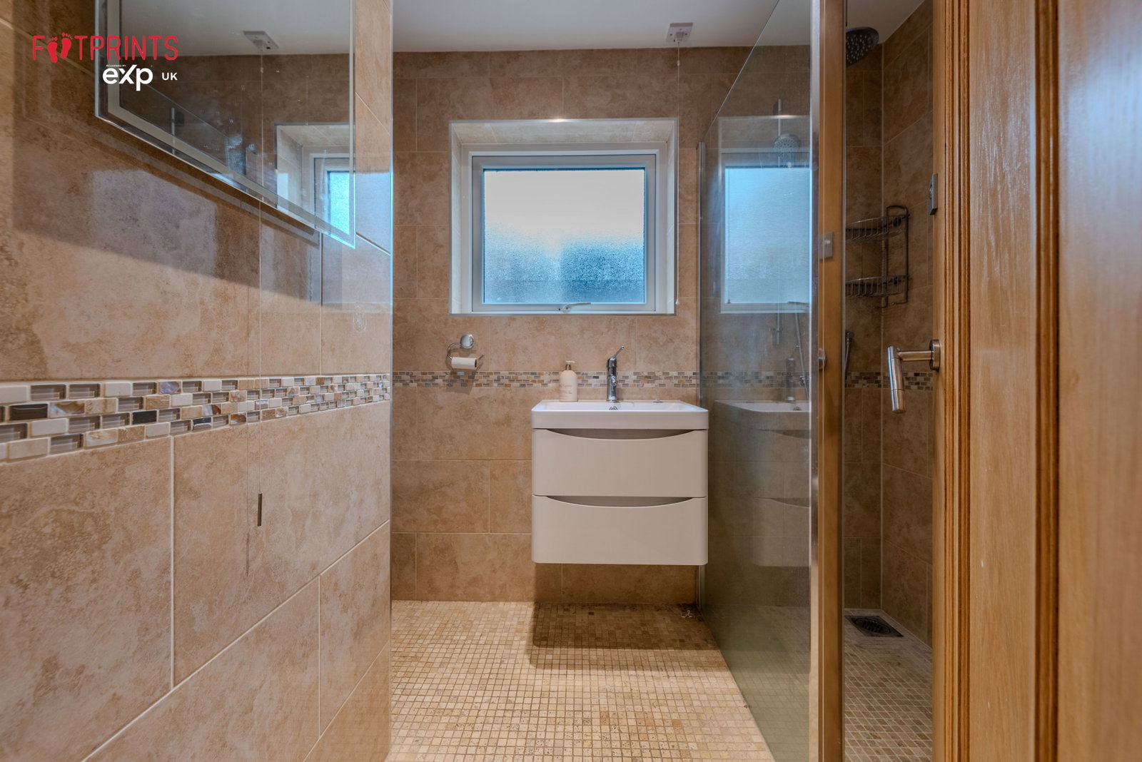 Bungalow for sale in Margate, St. Michaels Avenue, Margate, CT9 3UH, 1138 m²