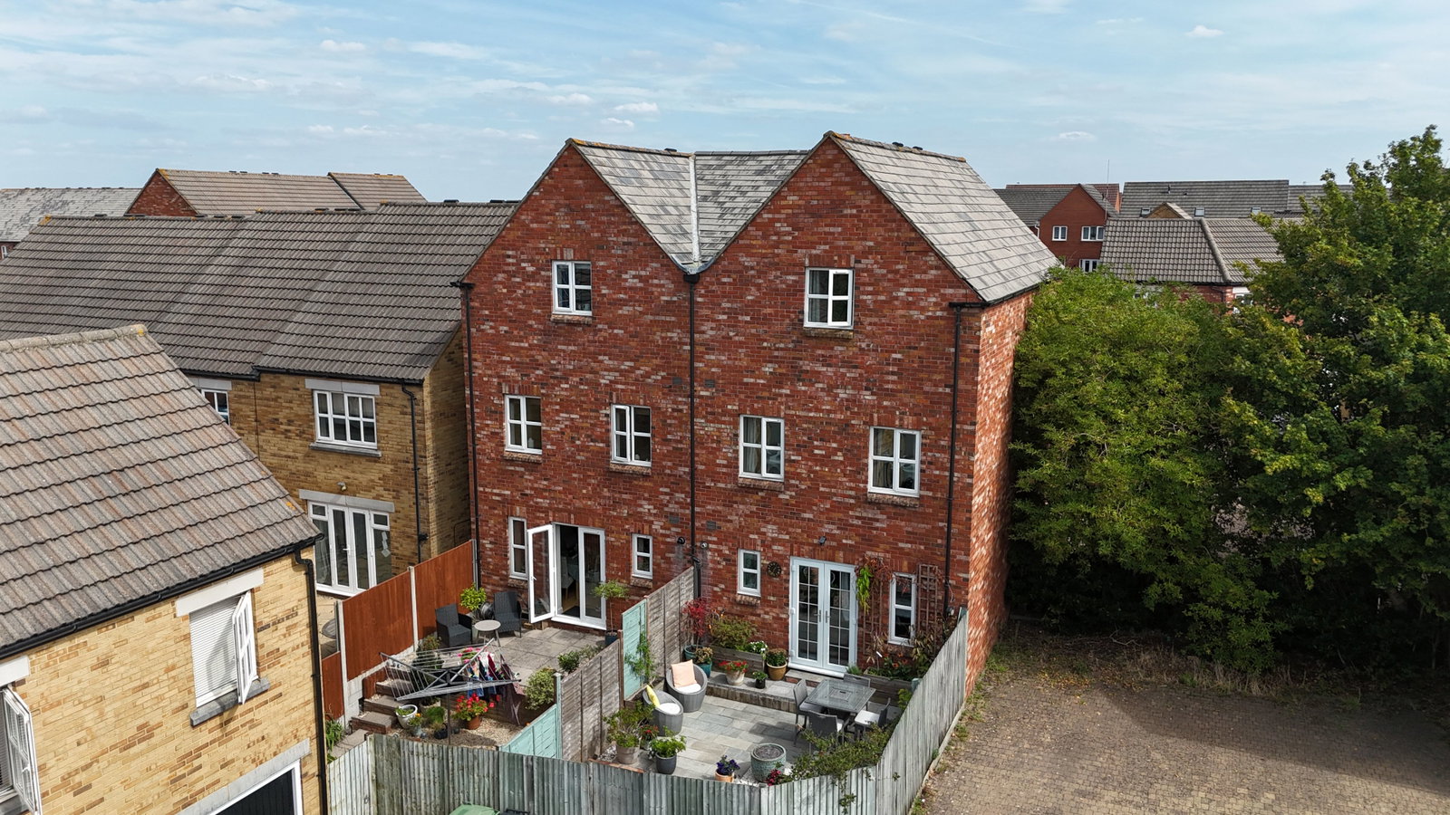 Semi Detached House for sale in Bristol, Kings Drive, Stoke Gifford, Bristol, BS34 8RQ
