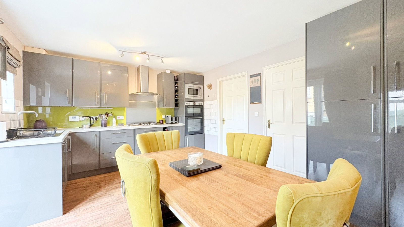 Semi Detached House for sale in Bristol, Kings Drive, Stoke Gifford, Bristol, BS34 8RQ