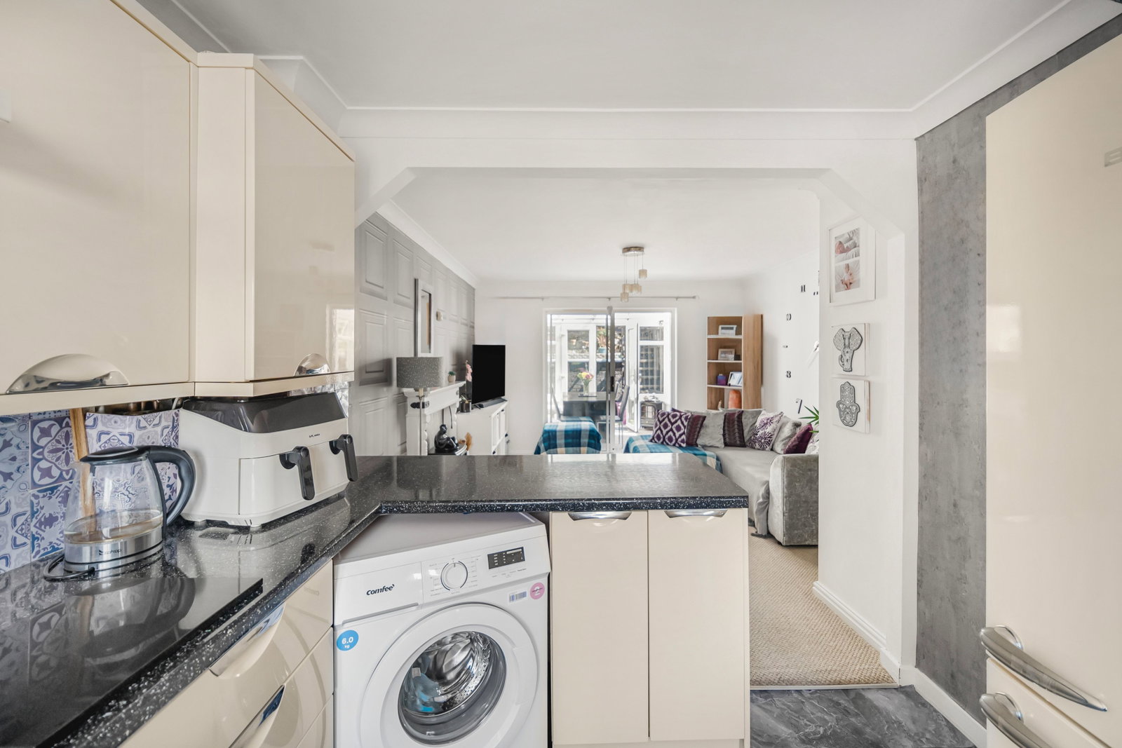 Semi Detached House in Caerphilly