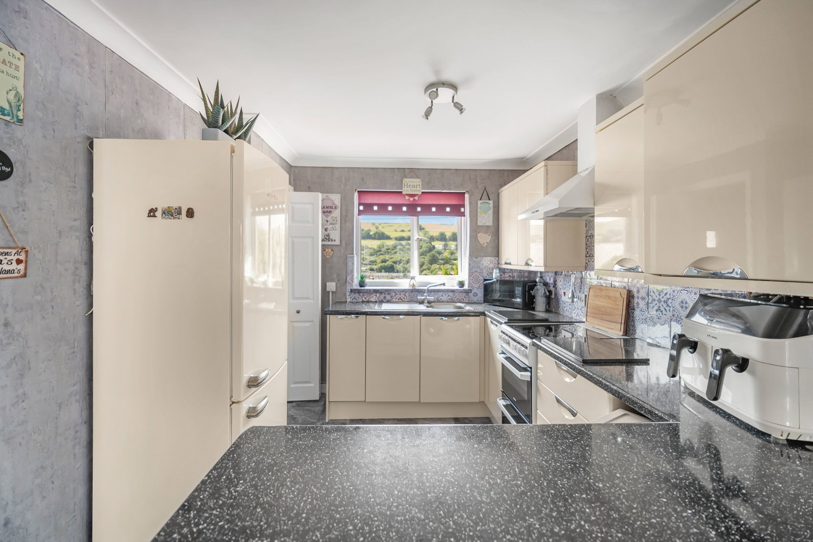 Semi Detached House in Caerphilly