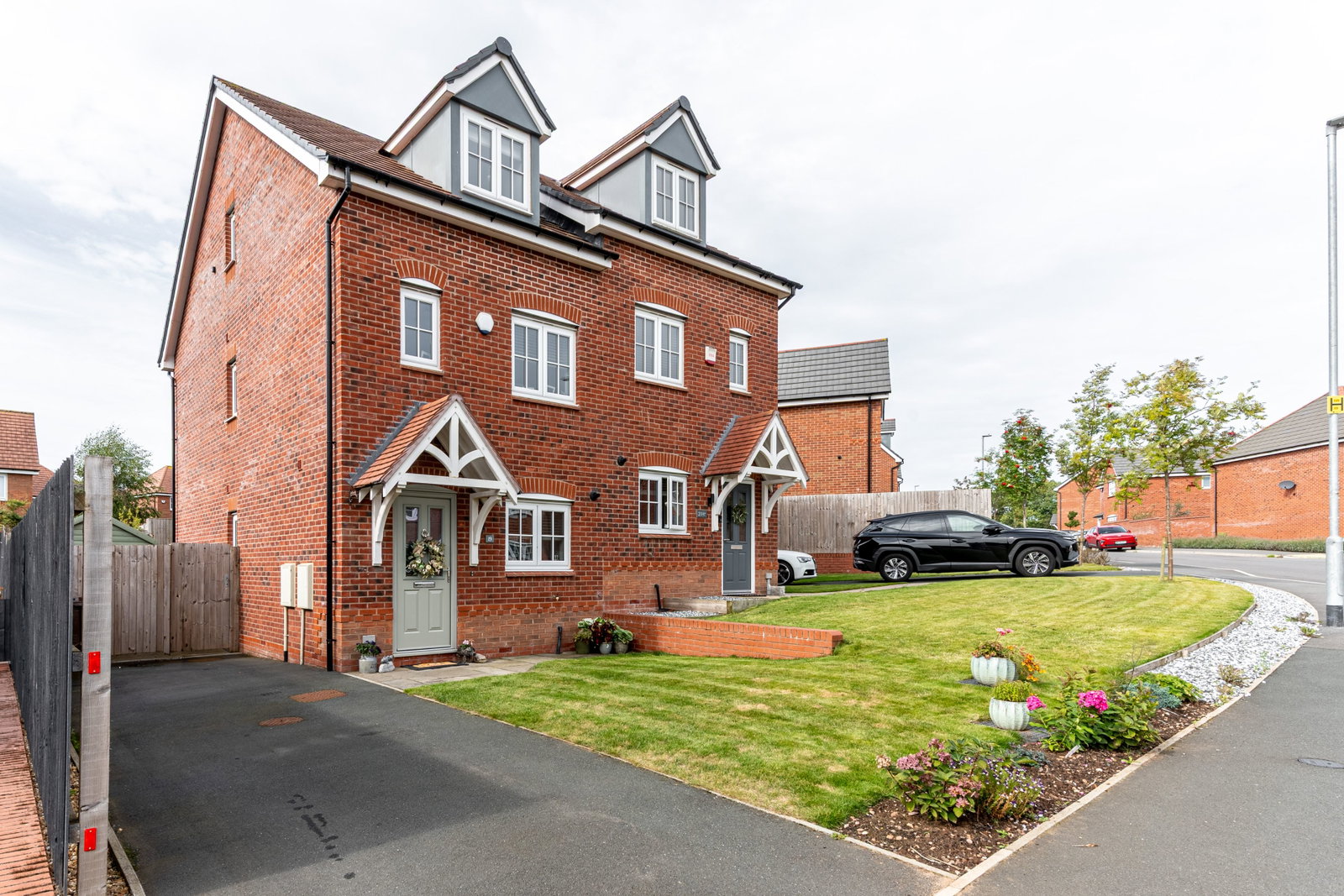Semi Detached House in Stone