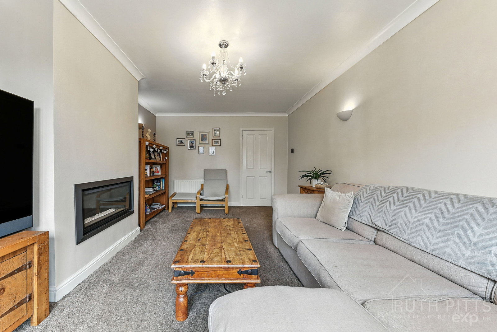 Semi Detached House in Wakefield