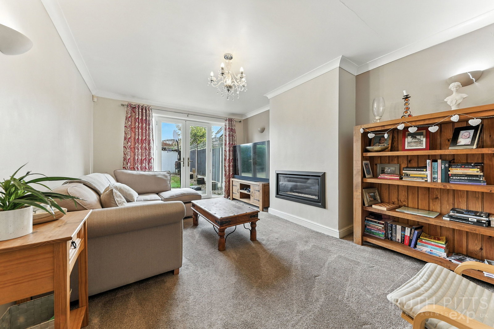 Semi Detached House in Wakefield