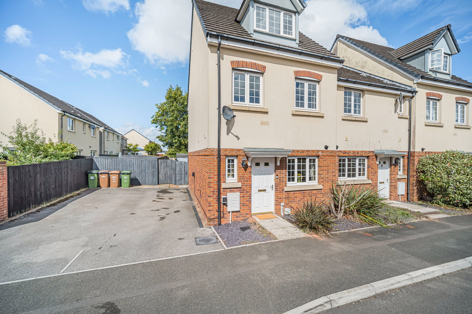 End Of Terrace House in Caerphilly