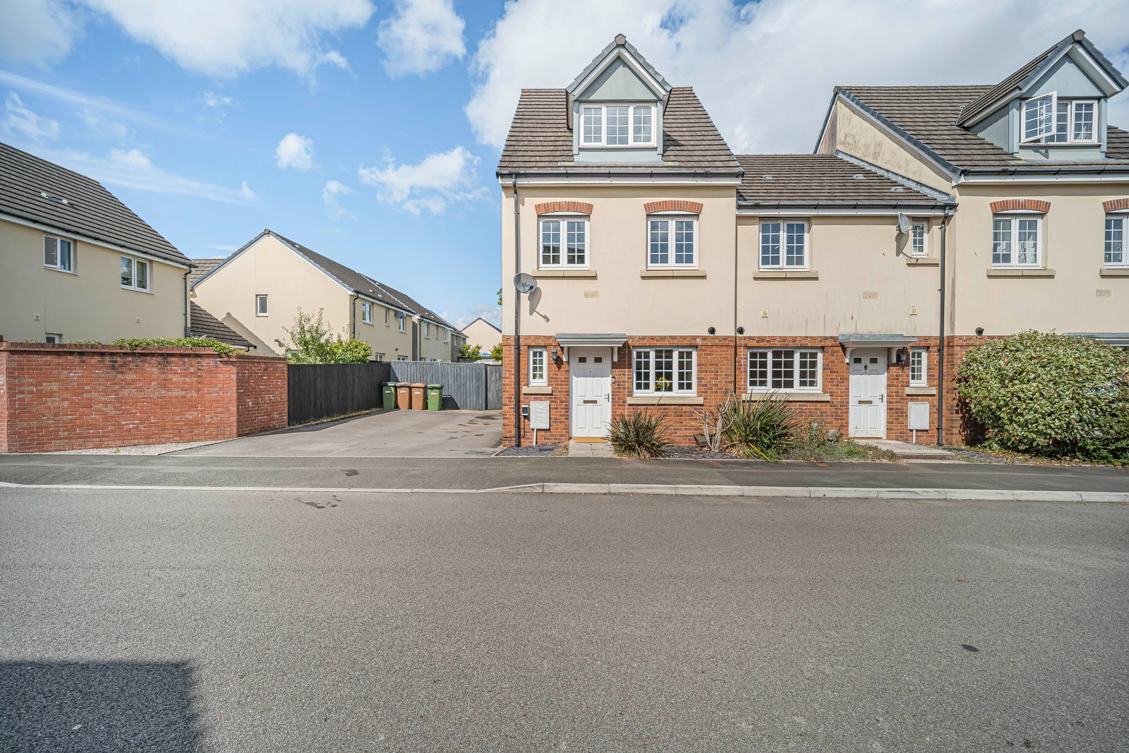End Of Terrace House in Caerphilly