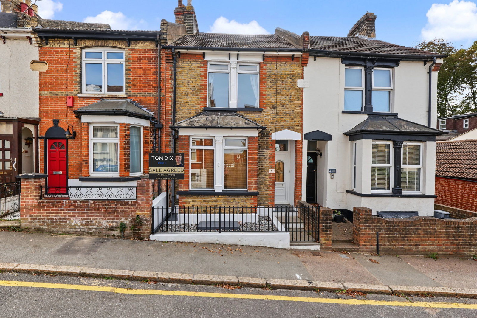 Terraced House for sale in Rochester, Cecil Road, Rochester, ME1 2HT, 1396 m²