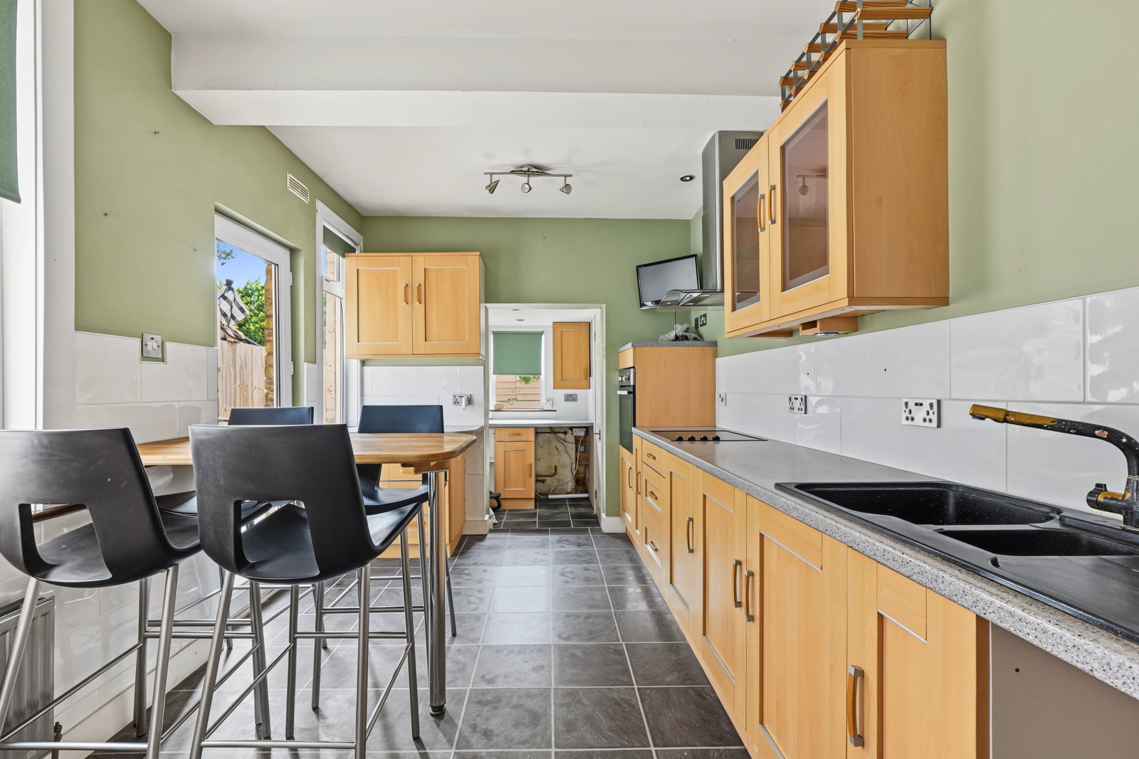 Terraced House for sale in Rochester, Cecil Road, Rochester, ME1 2HT, 1396 m²