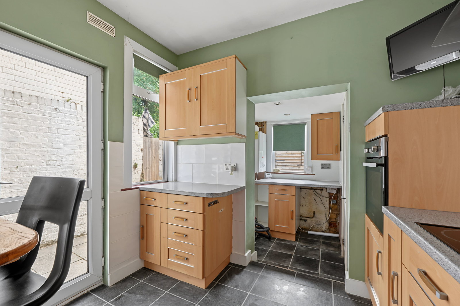 Terraced House for sale in Rochester, Cecil Road, Rochester, ME1 2HT, 1396 m²