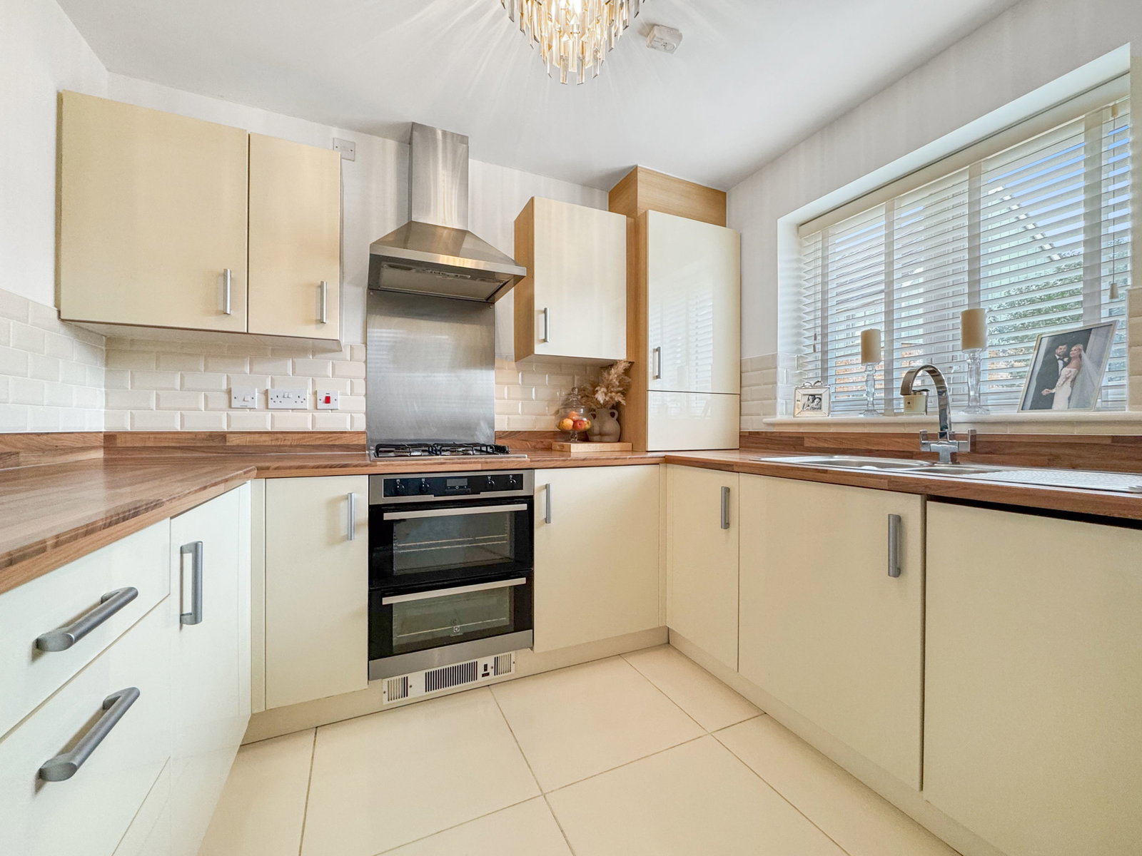 Semi Detached House in Grays