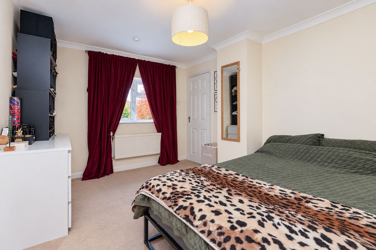 End Of Terrace House for sale in Huntingdon, Norfolk Road, Wyton, Huntingdon, PE28 2EF, 737 m²