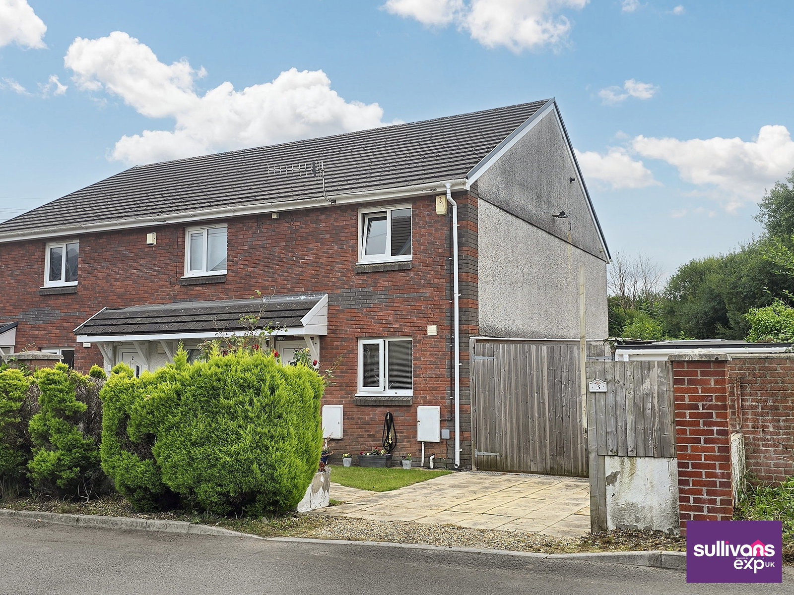 End Of Terrace House in Ammanford