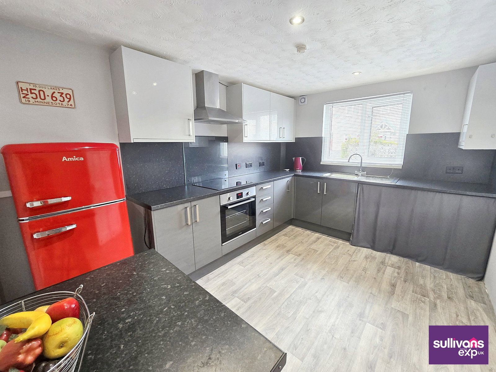 End Of Terrace House in Ammanford