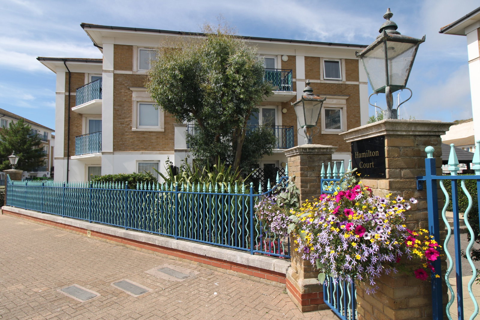 Flat in Brighton Marina Village